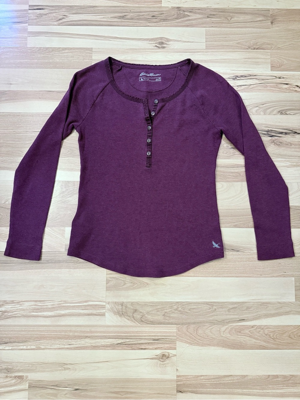 Eddie Bauer Women’s Petite Small Plum Waffle Knit Henley Long Sleeve Top Casual - Picture 1 of 11